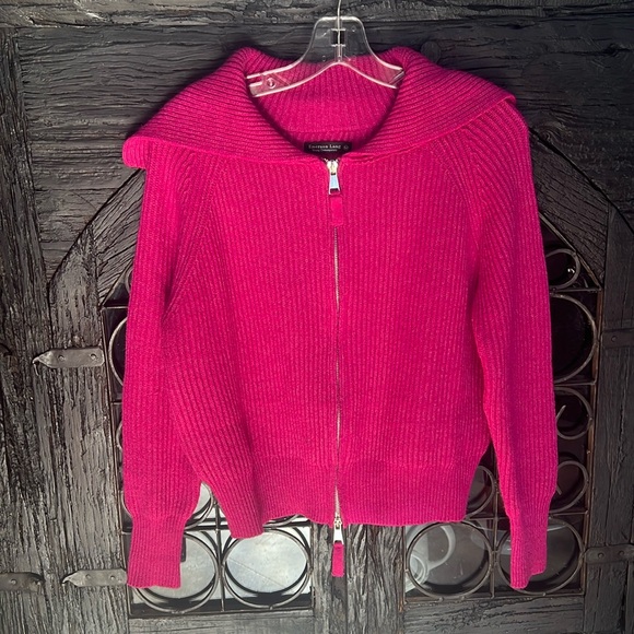 NWOT Knitted Cardigan Silver Zipper Closure Size Medium Pink Fuschia Color - Picture 1 of 10